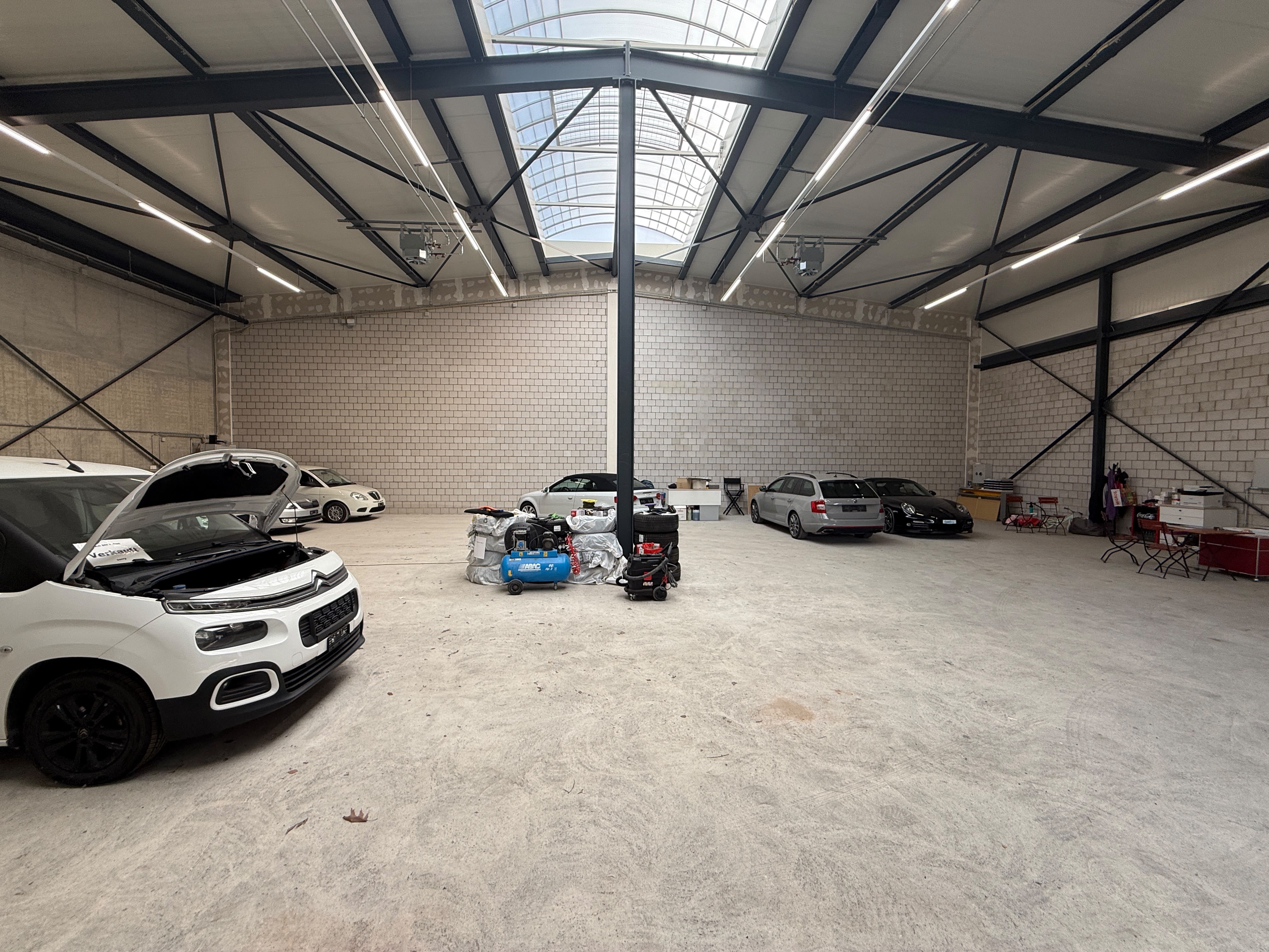 Moderne Gewerbehalle mit 408 m² - 6 Parkplätze & NK inklusive - 4