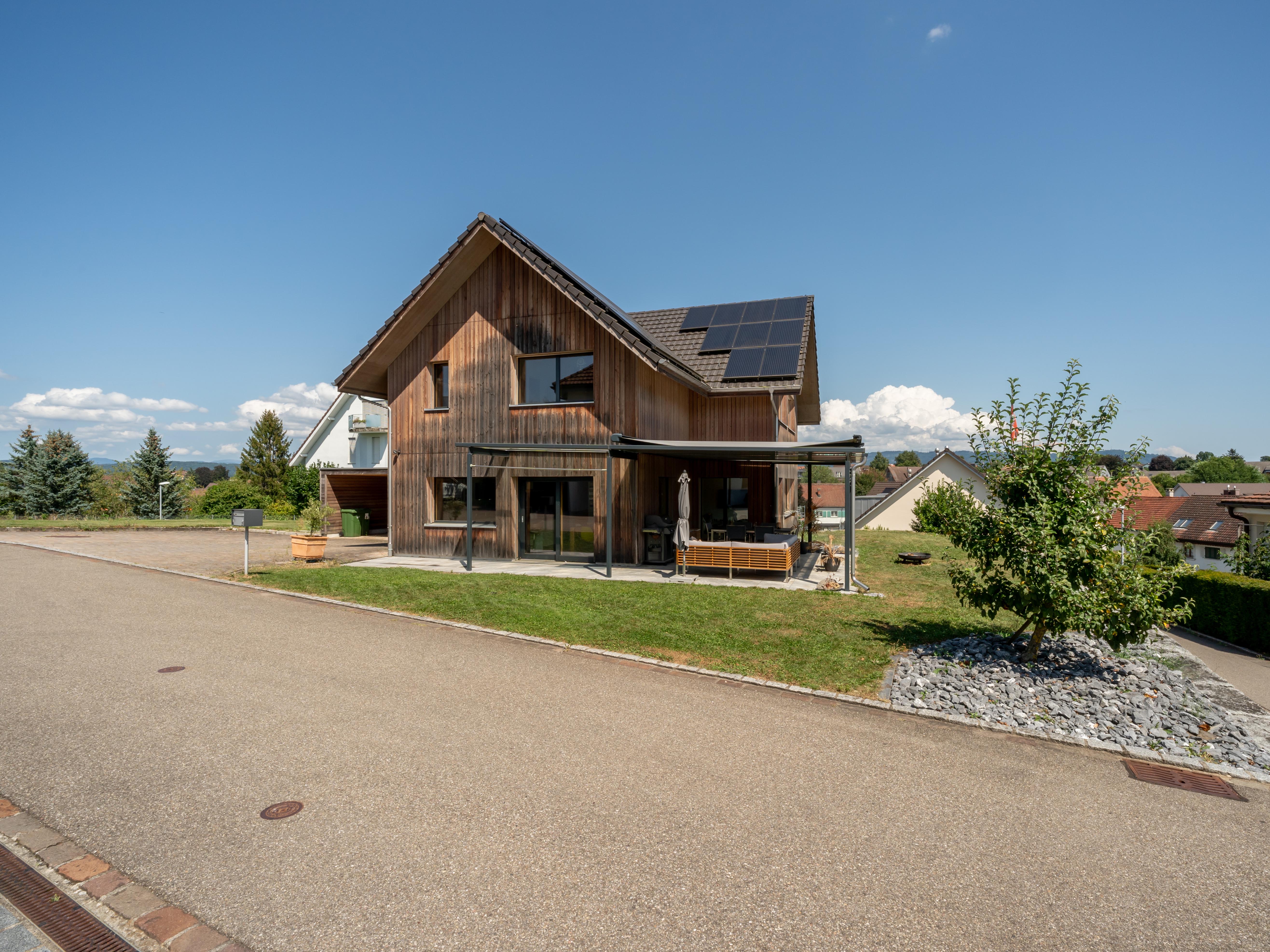 Modernes Minergie-Einfamilienhaus